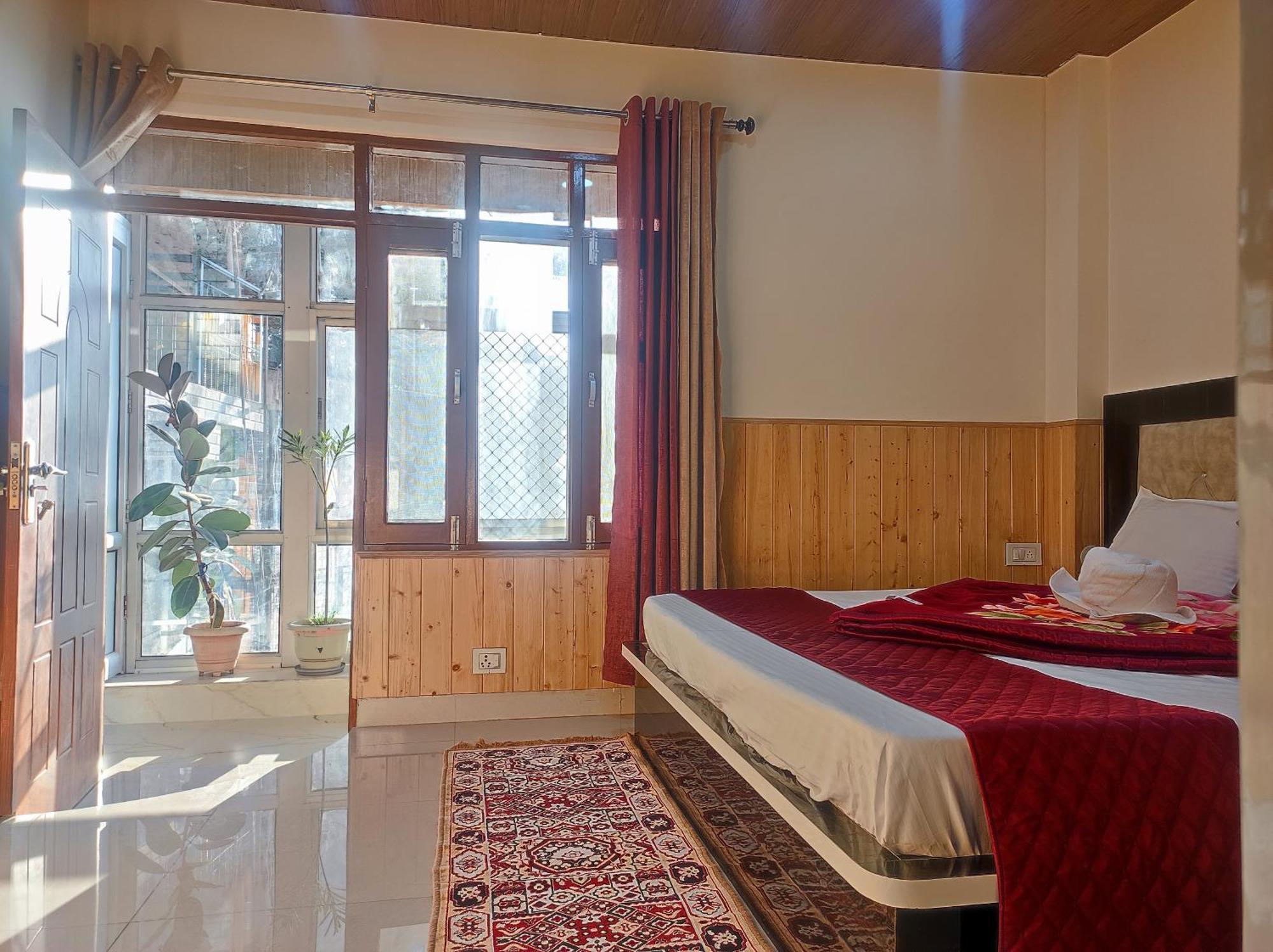 Vintage Woods Inn Shimla Exterior photo