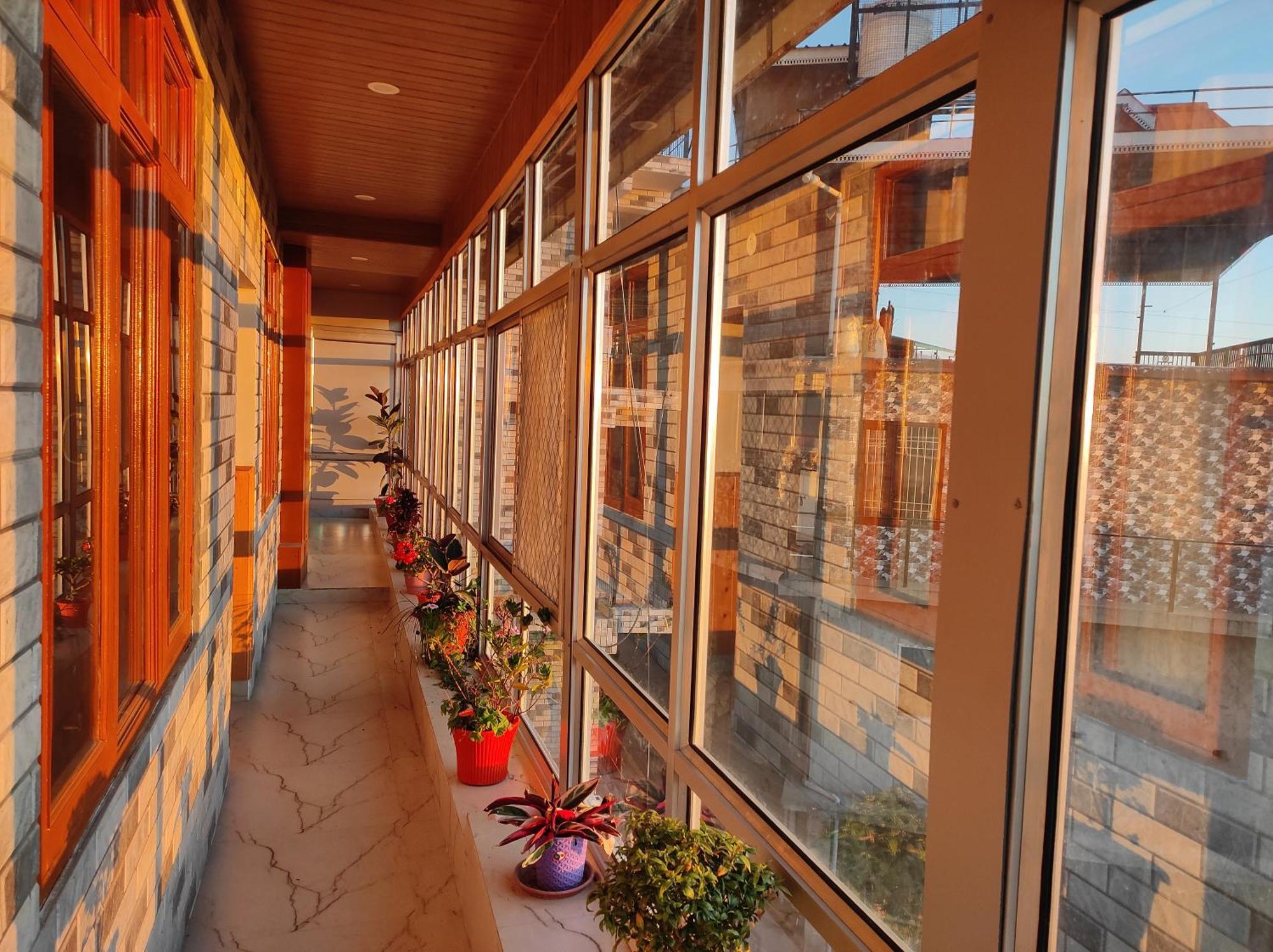 Vintage Woods Inn Shimla Exterior photo
