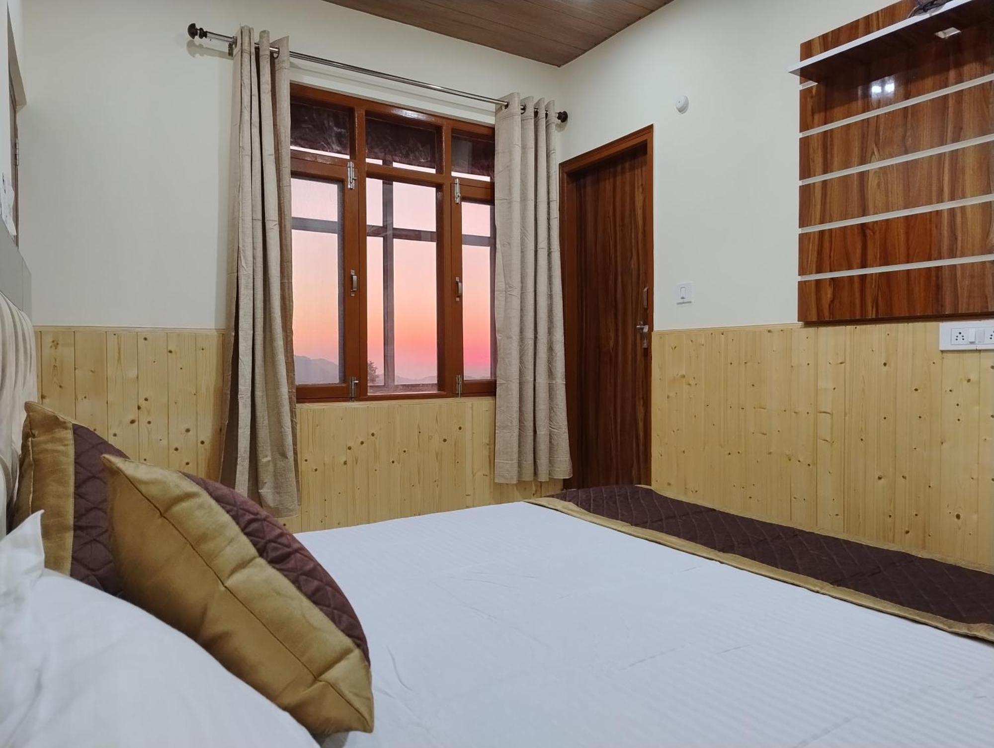 Vintage Woods Inn Shimla Exterior photo